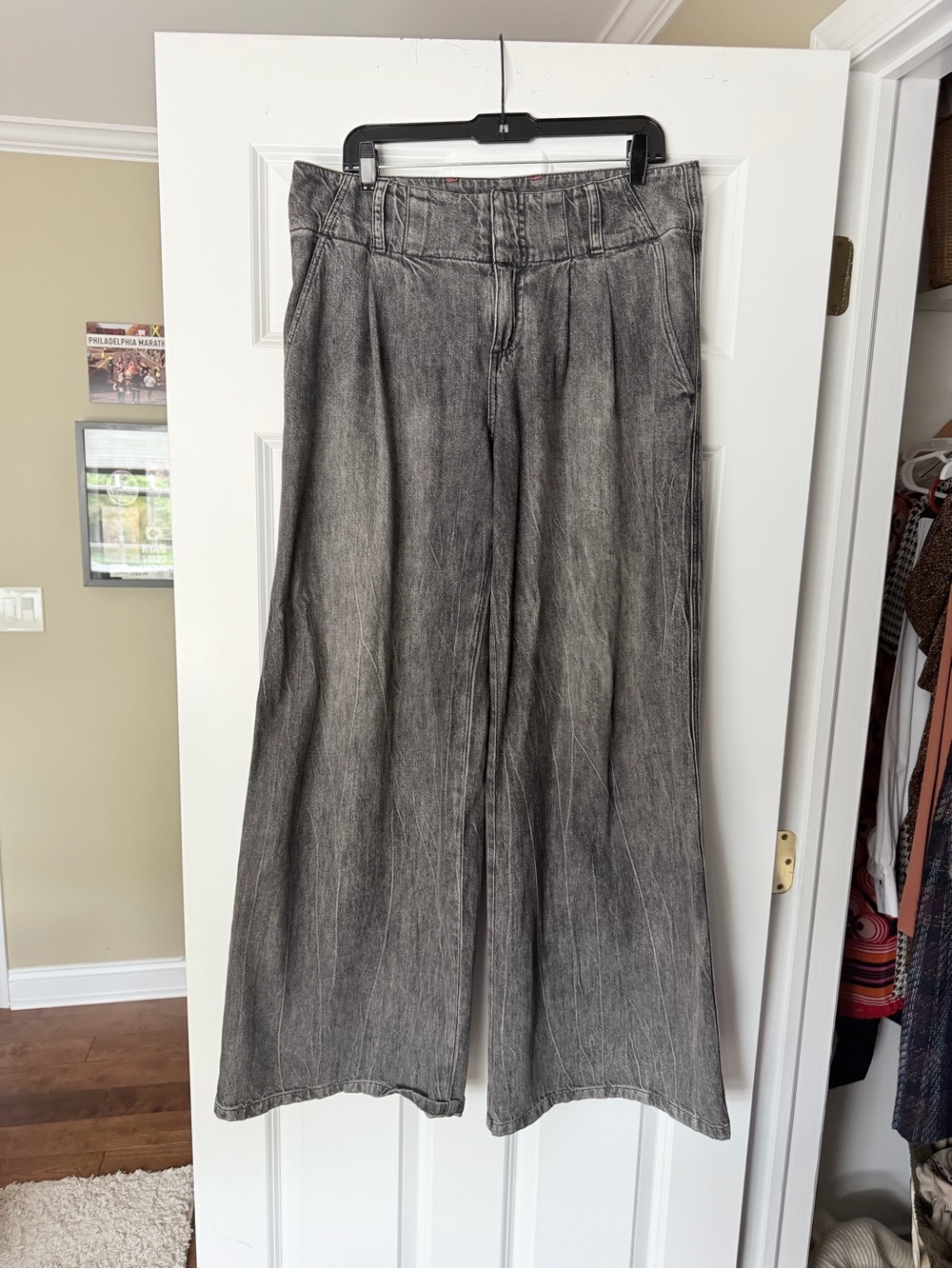 Alice and olivia Women’s Wide-Leg Gray Washed Jeans